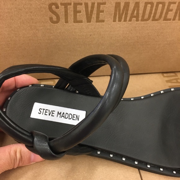 🖤Steve Maddens Black Sandals 🖤 - Picture 3 of 6
